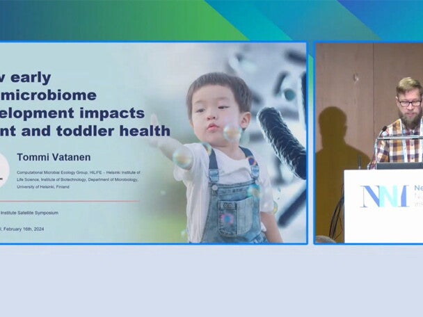 Como o desenvolvimento precoce do microbioma intestinal afeta a saúde do bebê e da criança