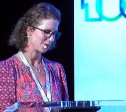 Desafios nutricionais e oportunidades na mudança de dietas à base de alimentos naturais e integrais, Paula Hallam Desafios nutricionais e oportunidades na mudança de dietas à base de alimentos naturais e integrais, Paula Hallam
